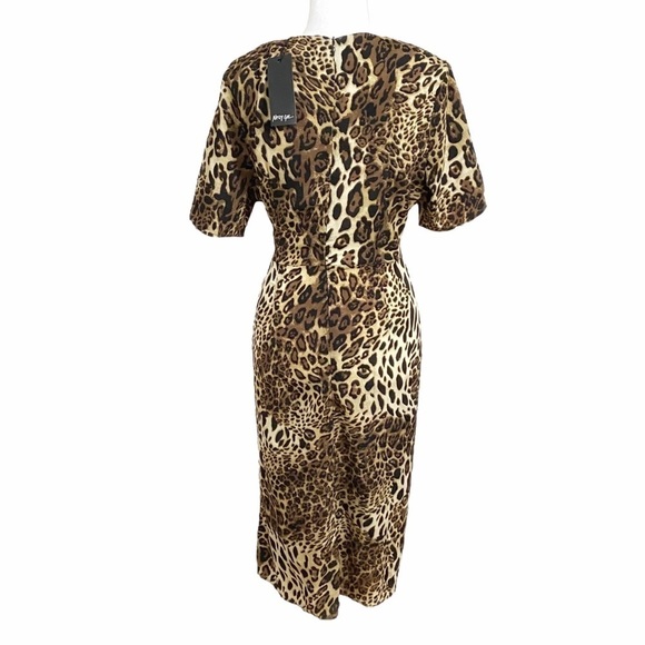 𝅺NWT NASTY GAL ANIMAL LEOPARD CINCHED SHORT SLEEVE  FAUX WRAP SLIT DRESS - 10 - Picture 4 of 14